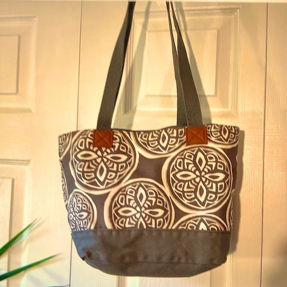 thirty-one Handbags - “ Thirty One Canvas Bag “